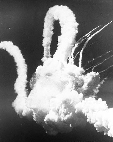 美国“挑战者号”航天飞机升空爆炸