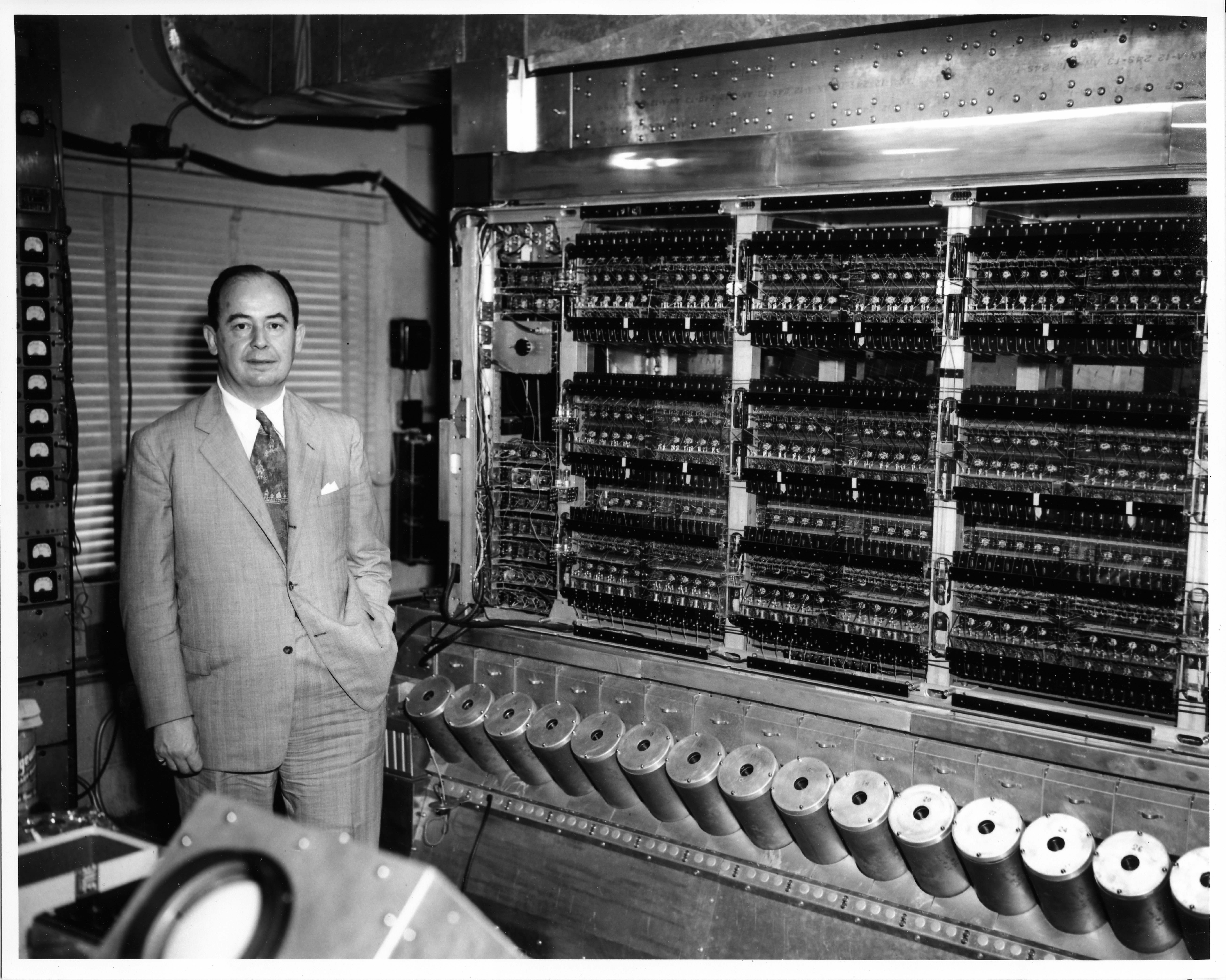 计算机之父冯·诺伊曼逝世 科学家 计算机 