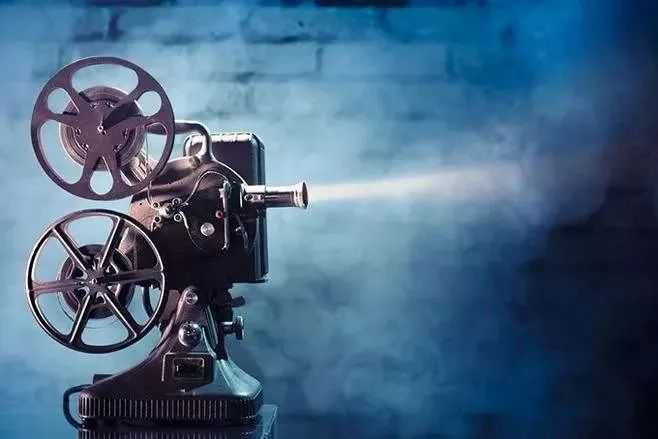 美国发明家爱迪生申请到电影摄影机的专利权